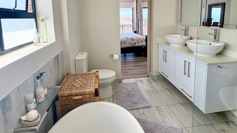4 Bedroom Property for Sale in Reebok Western Cape
